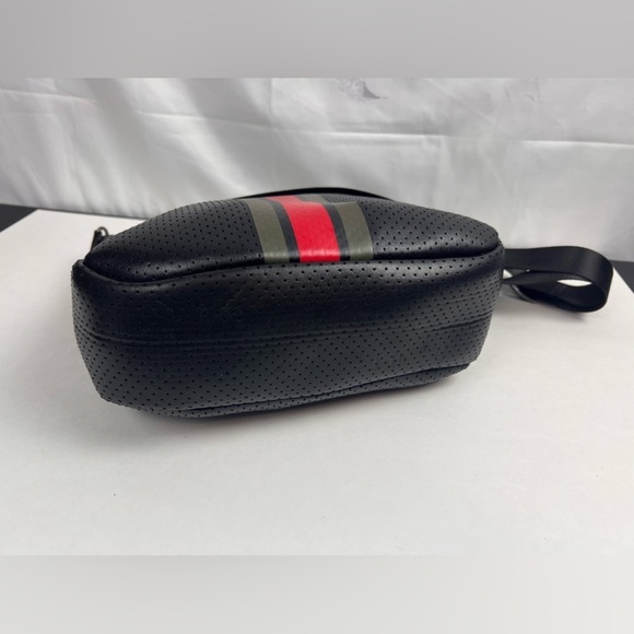 Haute Shore Blake Bello crossbody bag - Picture 4 of 9